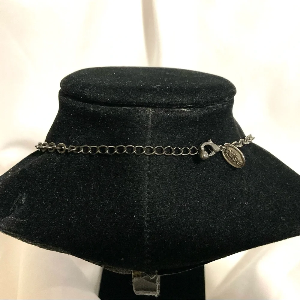 PULSE Cameo Necklace - Picture 4 of 5